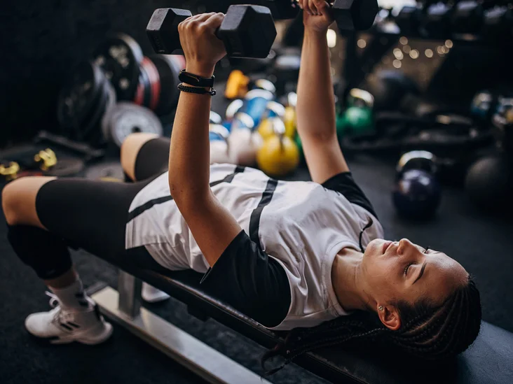 Nâng tạ và những bài tập giúp giảm mỡ bắp tay hiệu quả 3 training with dumbbell